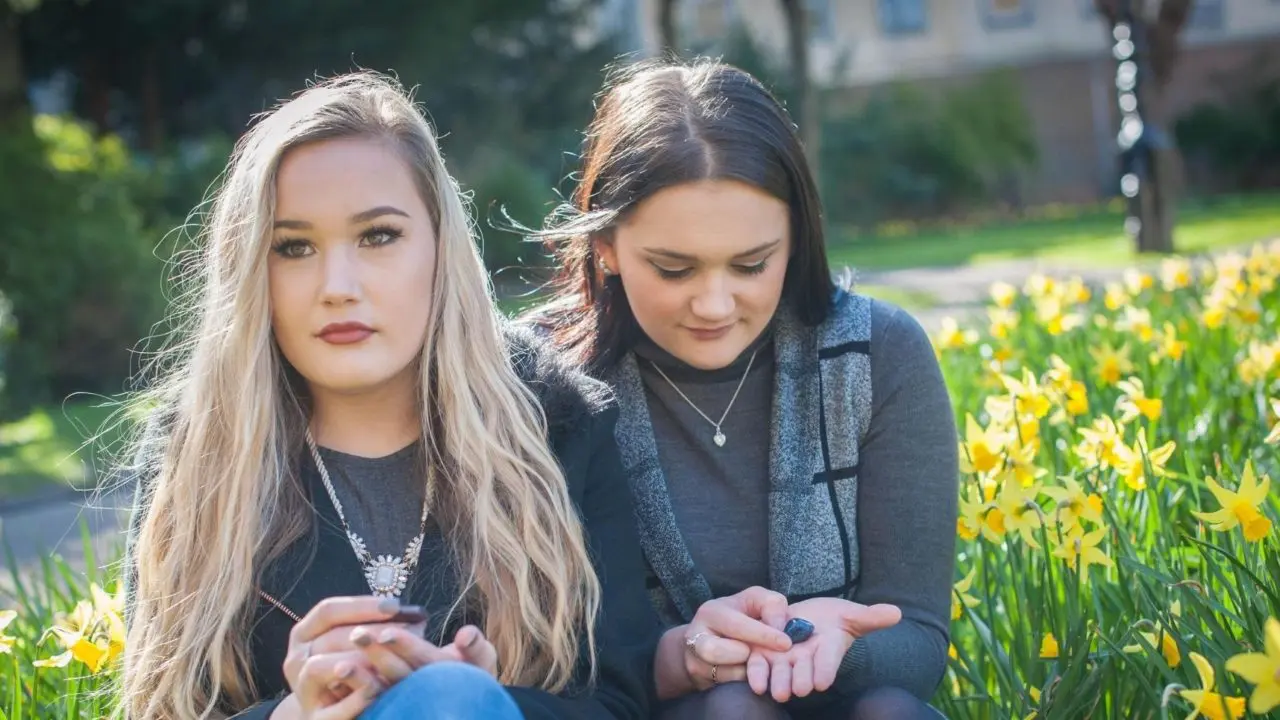 Supporting bereaved teenagers